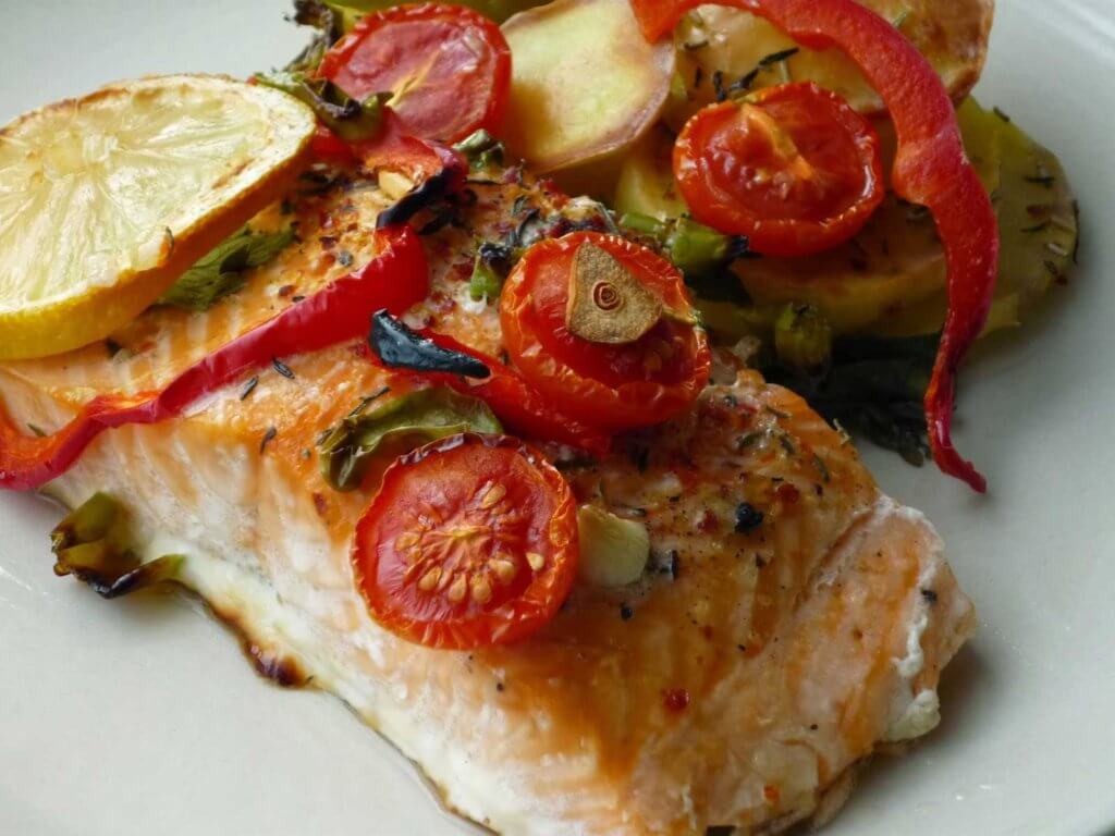 Lachs mit Gemüse im Ofen Rezept - Sebzeli Somon Balığı Tarifi