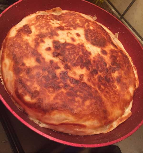 Börek aus der Pfanne aus Lavash - Lavaştan Tava Böreği