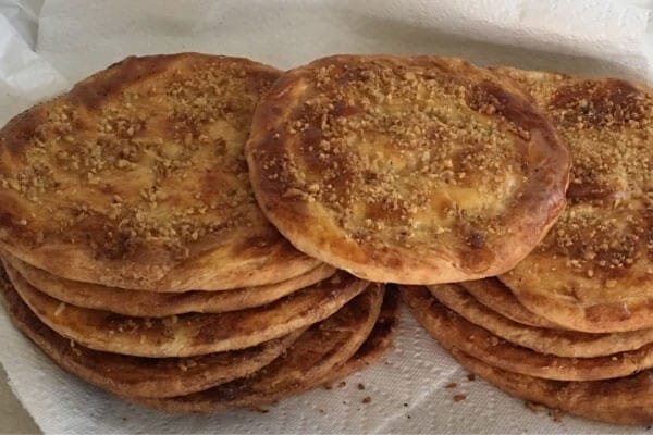 Fladen mit Sesampaste -Tahinli Pide