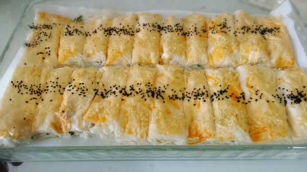 Börek mit Käse - Baklava Yufkasından Peynirli Börek