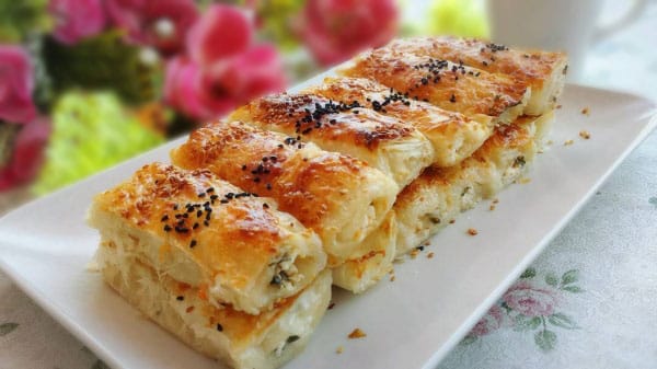 Börek mit Käse - Baklava Yufkasından Peynirli Börek