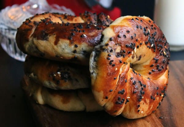 Türkische Brötchen mit Oliven - Zeytinli Açma