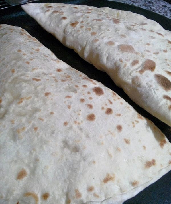 Türkischer Pfannkuchen mit Hackfleisch - Kıymalı İçli