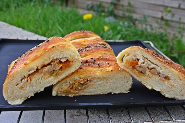 Gebäck mit Hähnchen und Champignons - Tavuklu Mantarlı Poğaça