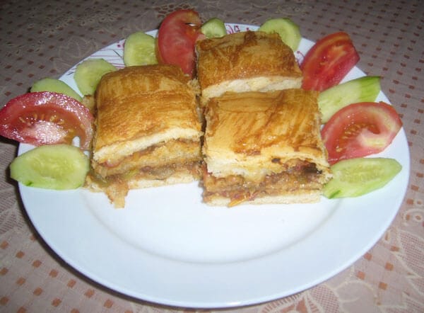 Börek mit Auberginen und Hack - Patlıcanlı Kıymalı Börek