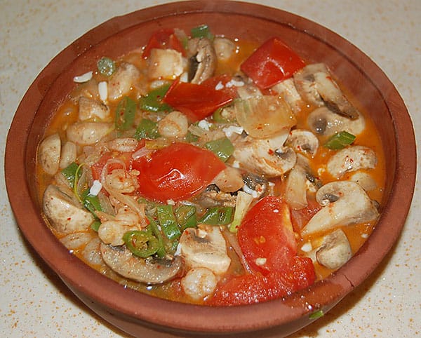 Garnelen mit Champignons - Güveçte Mantarlı Karides