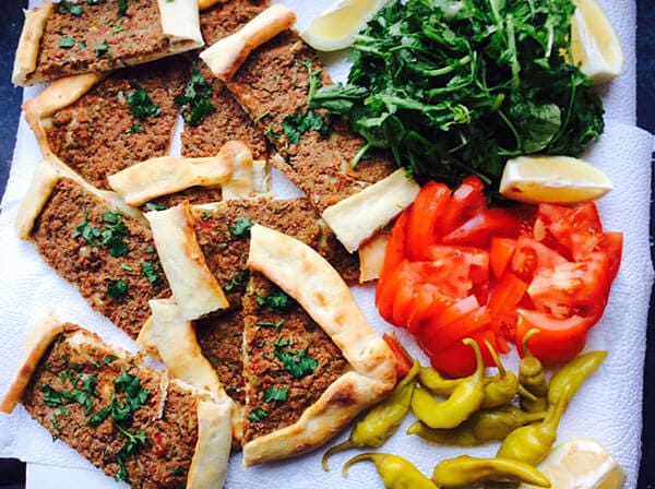 Fladen mit Hackfleisch Rezept - Kıymalı Pide Tarifi